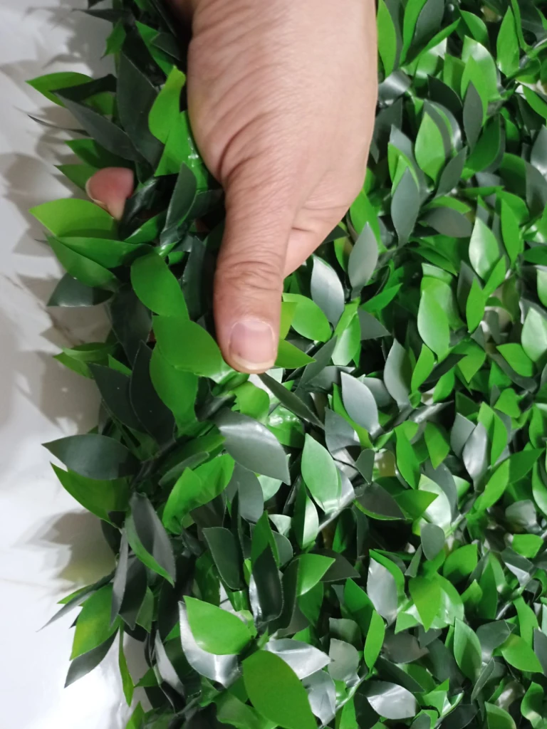 فنس چمنی و برگی